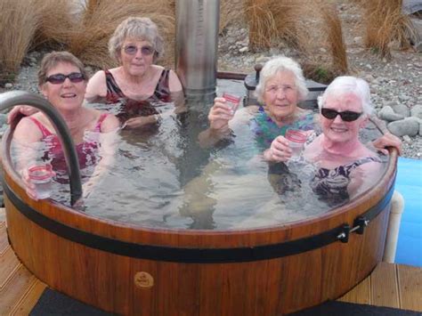 bbw hot tub